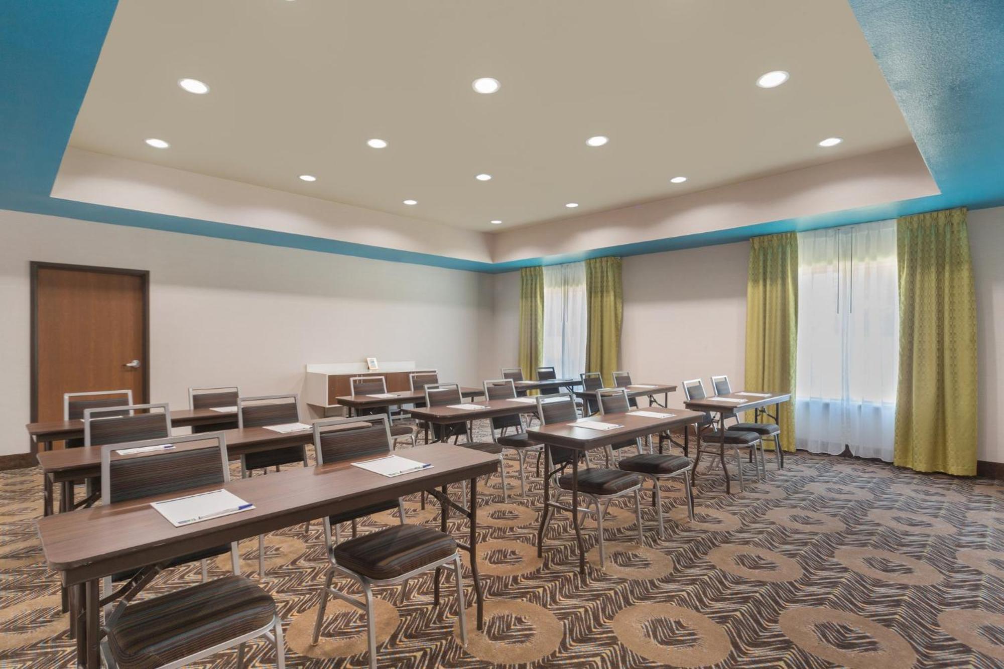 Holiday Inn Express Tomball By Ihg Екстериор снимка